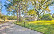 Others 3 Stunning Willis Cottage on 12 Acres of Land!