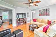 Lain-lain Cozy + Walkable Delmar Getaway w/ Fire Pit!