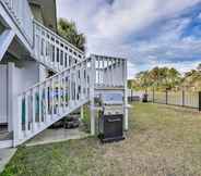 Khác 7 Canalfront Cottage: Kayaks by Pier in Cherry Grove