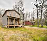 Lainnya 6 Asheville Area Hideaway w/ Hot Tub + Deck!