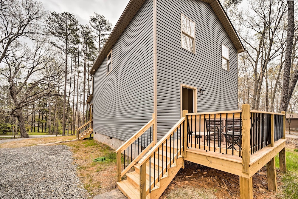 Others 2 Asheville Area Hideaway w/ Hot Tub + Deck!