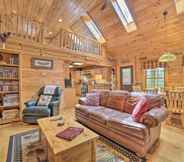 Others 6 Riverfront Lewiston Cabin w/ Stone Fireplace!