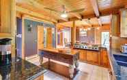 Others 5 Luxury Log Cabin w/ EV Charger & Mtn Views!