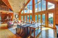 Others Luxury Log Cabin w/ EV Charger & Mtn Views!