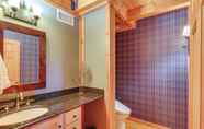 Others 4 Luxury Log Cabin w/ EV Charger & Mtn Views!