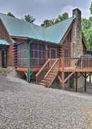 Imej utama Purlear Luxury, Spacious Log Cabin w/ Mtn Views!