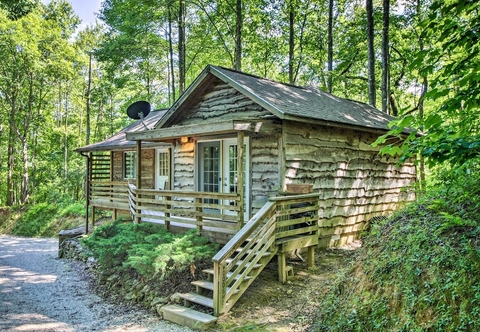 Lainnya Cozy The Woodshop Cabin w/ Deck & Forest Views!