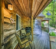 Lainnya 5 Cozy The Woodshop Cabin w/ Deck & Forest Views!