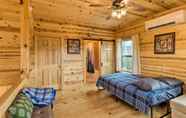 Lainnya 6 Cozy Mtn Cabin: Spacious Deck & Forest Views!