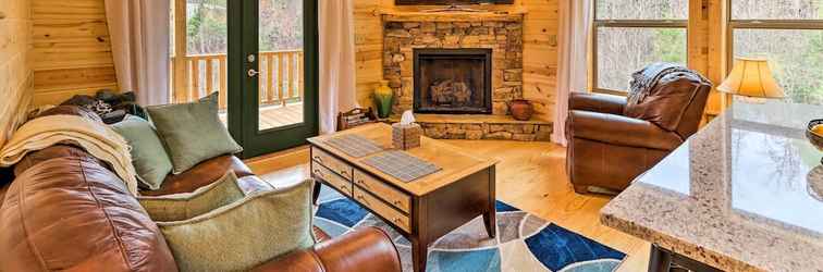 Lain-lain Cozy Mtn Cabin: Spacious Deck & Forest Views!