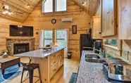 Lain-lain 3 Cozy Mtn Cabin: Spacious Deck & Forest Views!