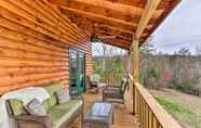 Lain-lain 4 Cozy Mtn Cabin: Spacious Deck & Forest Views!