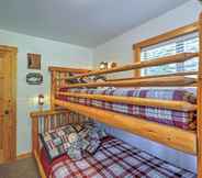 Others 5 Bright Klamath Falls Cabin w/ Deck & Mtn Views!
