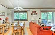 Others 6 Quaint Murphy Cabin in Serene Wooded Setting!