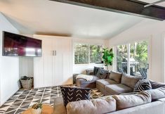 其他 5 Dreamy Wooded Cabin With Private Beach & Kayaks!