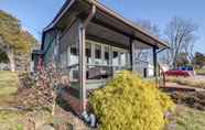 Lain-lain 5 Charming Ohio River Home With Water Views & Porch!