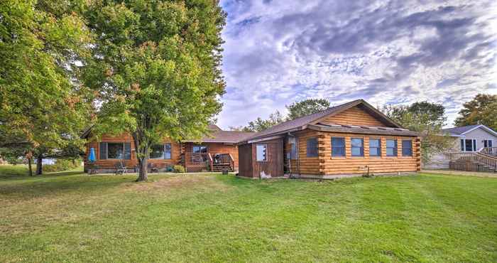 อื่นๆ Beachfront Lake Michigan Log Cabin With Sauna!