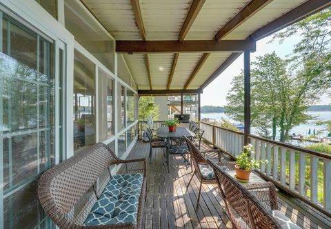 其他 Waterfront White Lake Vacation Rental!