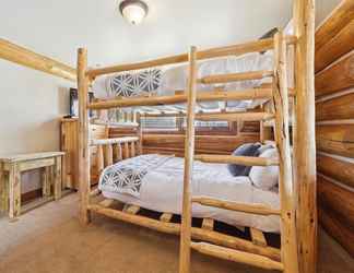 อื่นๆ 2 The Wicker Creel Cabin 4 Bedroom Cabin by Redawning