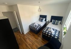 Others 4 Remarkable 3-bed House in Cambridge