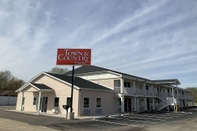 Others Town & Country Inn