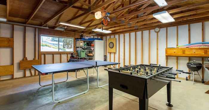 Others The Gathering Place - 2-level Home With Game Room 3 Bedroom Home by Redawning
