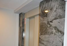 Others 6 Check in Hotel