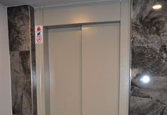 Others 5 Check in Hotel