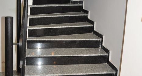 Others 2 Check in Hotel