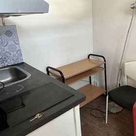 Primary image1Apartment in Rosersberg Arlanda Airport，西格图纳市公寓