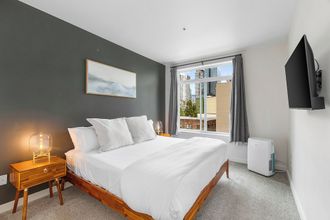 其他 4 Belltown Perch explore like a local