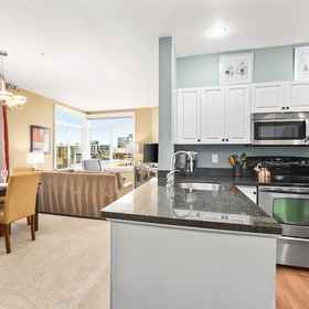 Primary image1中央角落單位,金郡公寓