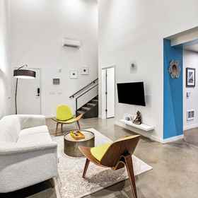 Primary image 1 Posh Lofty Pad in Central Redmond, King County Apartments