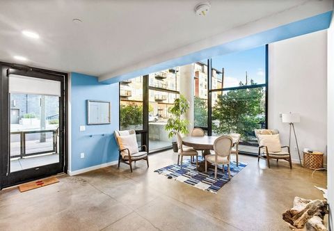 Khác Airy and Open Corner Loft - 92 Walkscore