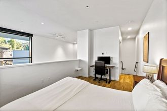 Khác 4 Airy and Open Corner Loft - 92 Walkscore