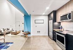 Khác 6 Airy and Open Corner Loft - 92 Walkscore