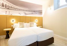 Lain-lain 3 Harinas Central Apartments by Valcambre