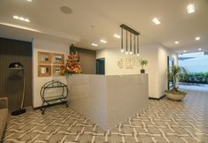 Others 5 First Class Hotel