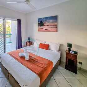 Room 1 ZEN CITY MODERN - 1 BR City Apartment, Tiwi Hotels