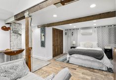 其他 5 Ballard's vintage Moroccan Basement Stdo