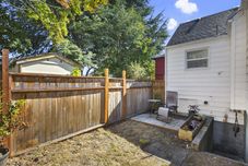 Khác Ballard's vintage Moroccan Basement Stdo