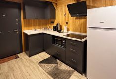 其他 4 Aurora Suit Bungalov