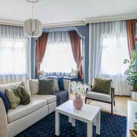 Room 1 Chic and Cozy Flat Near Istiklal Street in Beyoglu, Kilic Ali Pasha Hamam Hotels