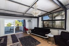 その他 8 Rooms House