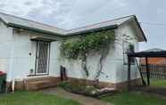 Others 4 Pet Friendly 2 Bedroom Cottage with Yard