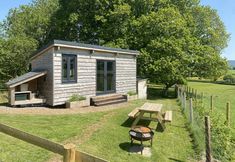 Others 4 Red Oaks Shepherds hut