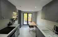 Others 5 Stylish & Modern 1BD Flat With Balcony - Dalston