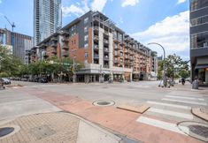 Others 4 Austin Stylish 1BD 1BA Downtown Apartment