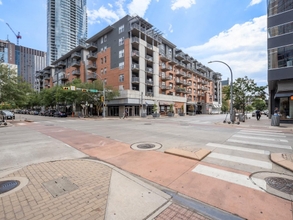 Others 4 Austin Stylish 1BD 1BA Downtown Apartment