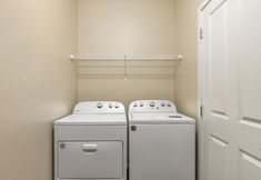 Others 7 Bellevue Designer 1BD Plus Den 1BA Apartment